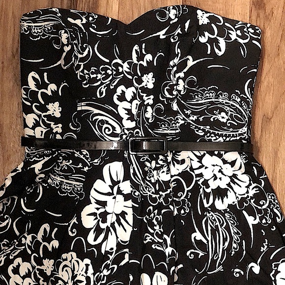 Strapless Black and White Floral Dress with Sweetheart Neckline- Like New-Size 7 - Picture 2 of 4